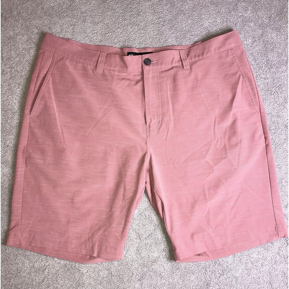 Travis‎ Mathew Shorts Men Size 40 Pink Mauve Performance Golf Casual Chino